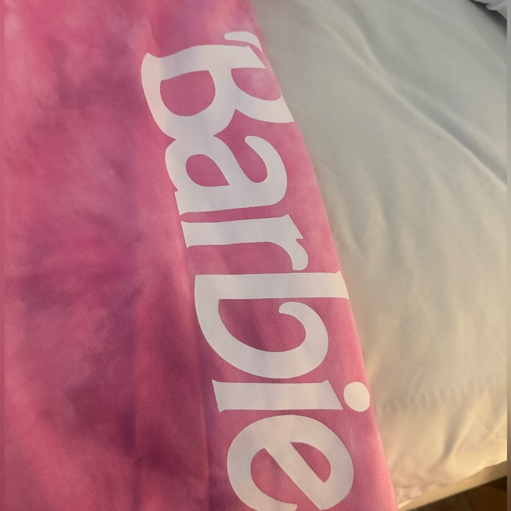 Forever 21 x Barbie Jogger Pants - Pink/White Logo (1X NWT)
💖 Sold Out Collab 💖